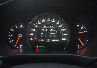 Подержанный автомобиль Kia Sorento 2016 года (13 фото)