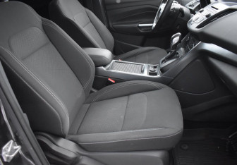 Подержанный автомобиль Ford Kuga 2017 года (10 фото)