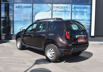 Подержанный автомобиль Renault Duster 2016 года (7 фото)