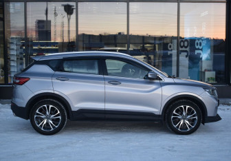 Подержанный автомобиль Geely Coolray 2022 года (4 фото)