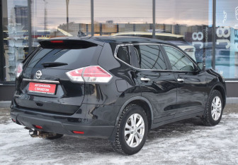 Подержанный автомобиль Nissan X-Trail 2017 года (5 фото)