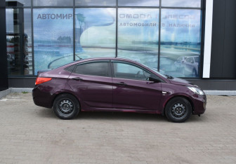 Подержанный автомобиль Hyundai Solaris Sedan 2012 года (4 фото)