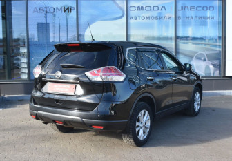 Подержанный автомобиль Nissan X-Trail 2016 года (5 фото)