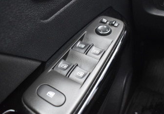 Подержанный автомобиль Renault Kaptur 2021 года (13 фото)