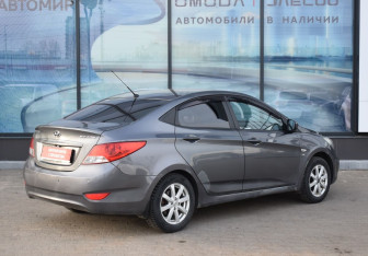 Подержанный автомобиль Hyundai Solaris Sedan 2013 года (5 фото)