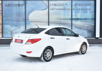 Подержанный автомобиль Hyundai Solaris Sedan 2013 года (5 фото)