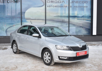 Подержанный автомобиль Skoda Rapid Liftback 2017 года (3 фото)