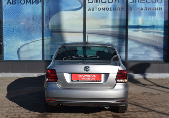 Подержанный автомобиль Volkswagen Polo Sedan 2019 года (6 фото)