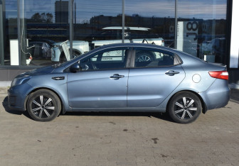 Подержанный автомобиль Kia Rio Sedan 2012 года (8 фото)
