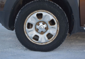 Подержанный автомобиль Renault Duster 2013 года (9 фото)