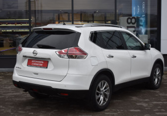 Подержанный автомобиль Nissan X-Trail 2015 года (5 фото)