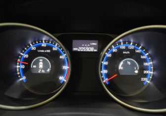 Подержанный автомобиль Hyundai ix35 2013 года (15 фото)