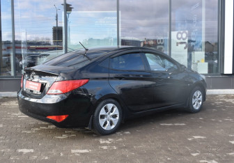 Подержанный автомобиль Hyundai Solaris Sedan 2015 года (5 фото)