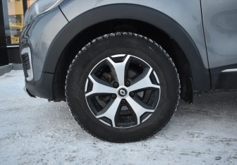 Подержанный автомобиль Renault Kaptur 2018 года (9 фото)