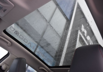 Подержанный автомобиль Changan UNI-T 2021 года (17 фото)