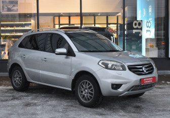 Подержанный автомобиль Renault Koleos 2011 года (3 фото)