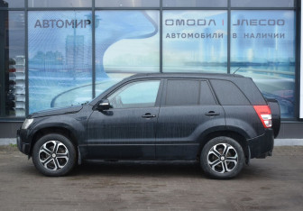 Подержанный автомобиль Suzuki Grand Vitara 2010 года (8 фото)