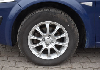 Подержанный автомобиль Renault Megane Sedan 2007 года (9 фото)