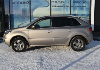 Подержанный автомобиль Renault Koleos 2012 года (8 фото)