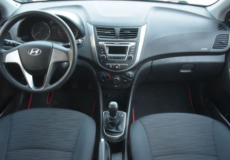 Подержанный автомобиль Hyundai Solaris Sedan 2016 года (12 фото)