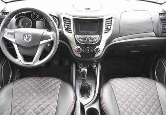 Подержанный автомобиль Changan CS35 2014 года (12 фото)
