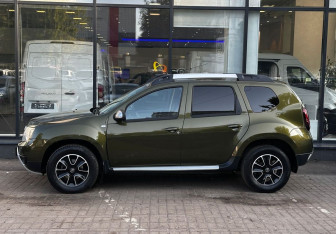 Подержанный автомобиль Renault Duster 2017 года (5 фото)