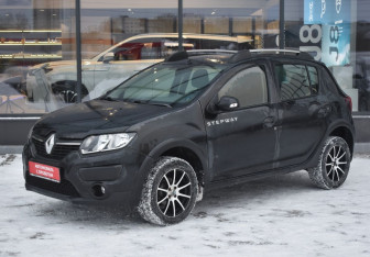 Подержанный автомобиль Renault Sandero 2016 года (1 фото)