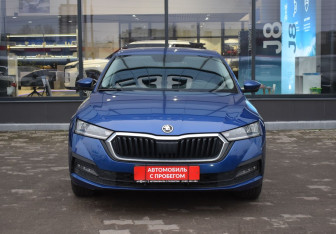 Подержанный автомобиль Skoda Octavia Liftback 2021 года (2 фото)
