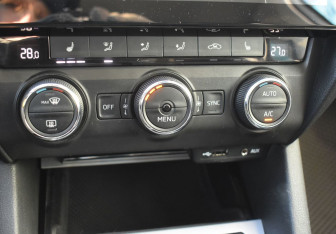 Подержанный автомобиль Skoda Octavia Liftback 2016 года (15 фото)