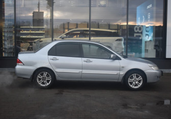 Подержанный автомобиль Mitsubishi Lancer Sedan 2007 года (4 фото)