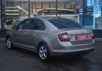 Подержанный автомобиль Skoda Rapid Liftback 2019 года (7 фото)
