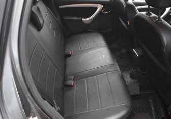 Подержанный автомобиль Nissan Terrano 2017 года (11 фото)