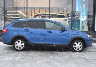 Подержанный автомобиль LADA (ВАЗ) Vesta Wagon 2020 года (4 фото)