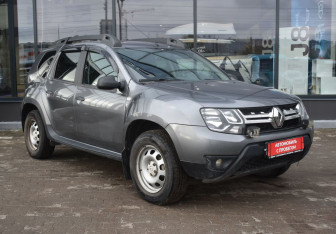 Подержанный автомобиль Renault Duster 2019 года (3 фото)