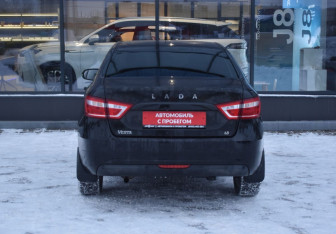 Подержанный автомобиль LADA (ВАЗ) Vesta Sedan 2018 года (6 фото)