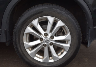 Подержанный автомобиль Nissan X-Trail 2017 года (9 фото)