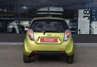 Подержанный автомобиль Chevrolet Spark 2011 года (7 фото)