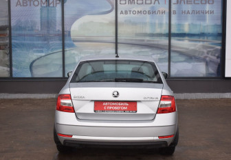 Подержанный автомобиль Skoda Octavia Liftback 2019 года (6 фото)