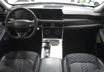 Подержанный автомобиль Exeed TXL 2023 года (12 фото)