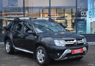 Подержанный автомобиль Renault Duster 2017 года (3 фото)