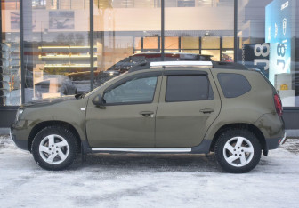 Подержанный автомобиль Renault Duster 2017 года (8 фото)