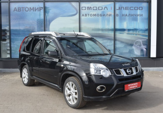 Подержанный автомобиль Nissan X-Trail 2013 года (3 фото)