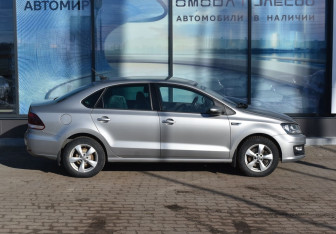 Подержанный автомобиль Volkswagen Polo Sedan 2019 года (4 фото)