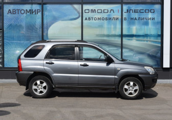 Подержанный автомобиль Kia Sportage 2006 года (4 фото)