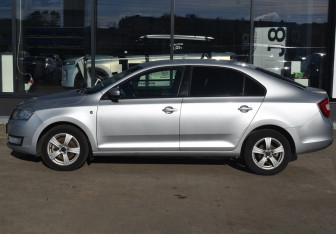 Подержанный автомобиль Skoda Rapid Liftback 2017 года (8 фото)