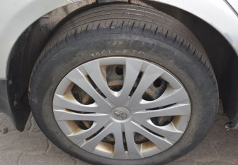 Подержанный автомобиль Toyota Corolla Sedan 2011 года (9 фото)