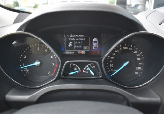 Подержанный автомобиль Ford Kuga 2018 года (14 фото)