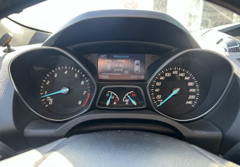 Подержанный автомобиль Ford Kuga 2013 года (14 фото)