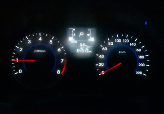 Подержанный автомобиль Hyundai Solaris Hatchback 2015 года (10 фото)