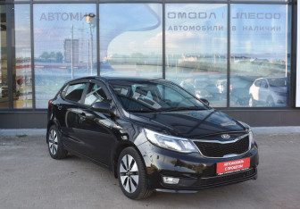 Подержанный автомобиль Kia Rio Hatchback 2015 года (3 фото)